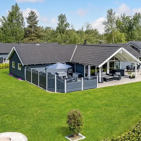 Σπίτι διακοπών 4 Bedroom Awesome In Vaeggerlose *