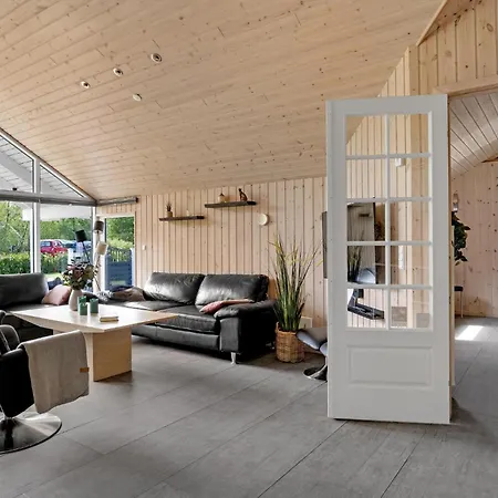 4 Bedroom Awesome In Vaeggerlose